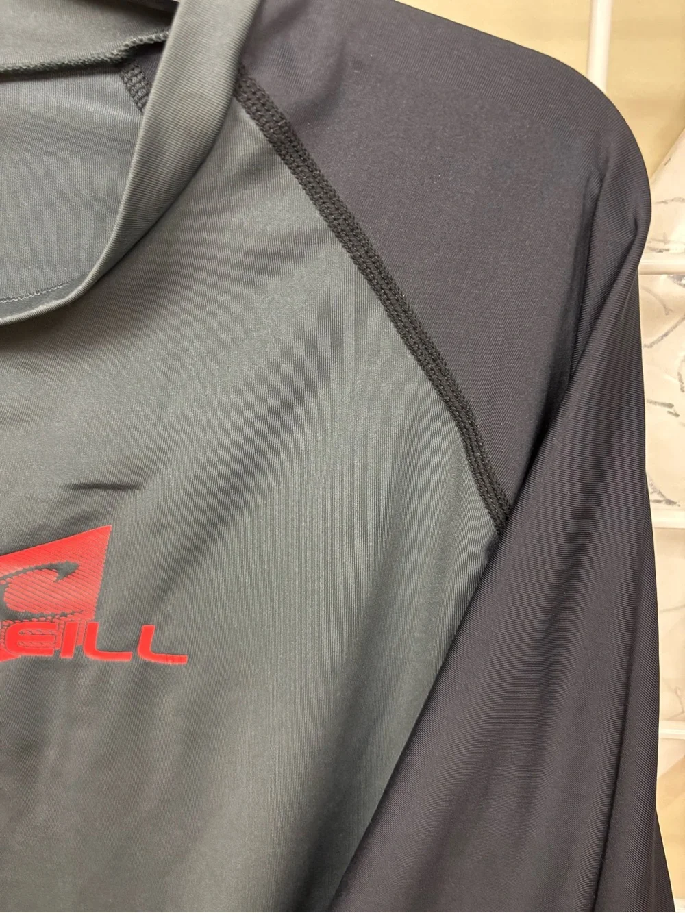 O’Neill Men’s 3XL 24/7 Sun Tee Rash Guard Shirt UPF 50+ Gray Red NWOT